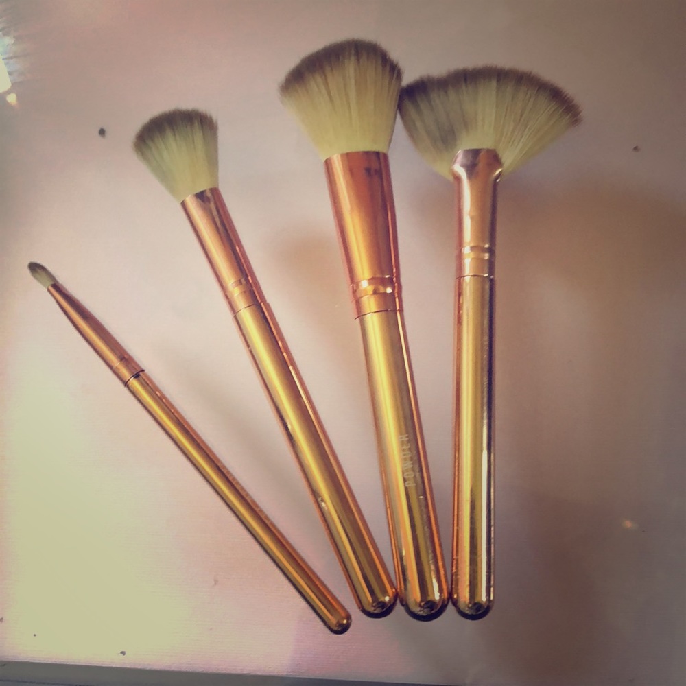 Makeup brushes
